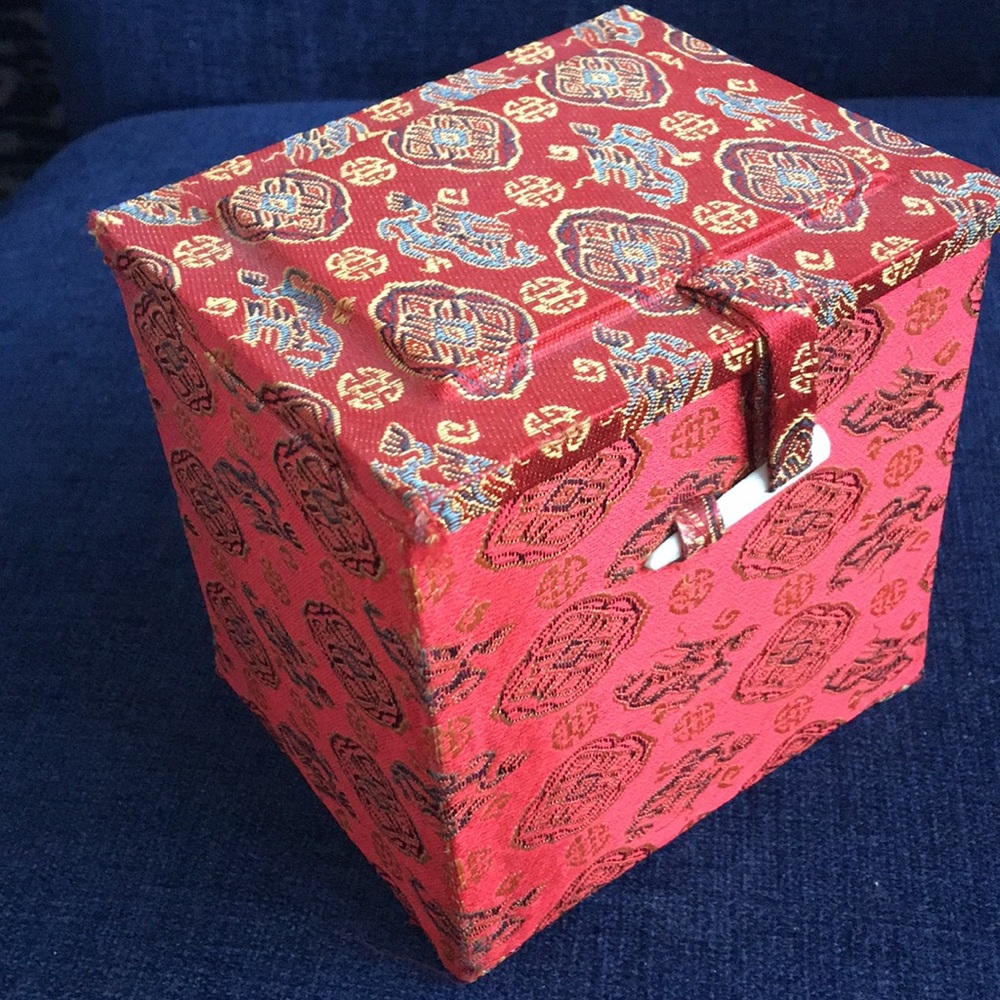 Chinoiserie jewelry box